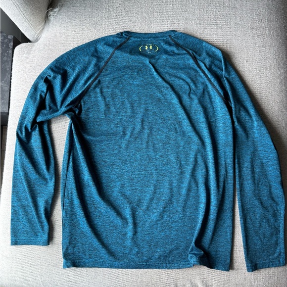 Under Armour Long Sleeve Tee - Medium - Picture 3 of 5
